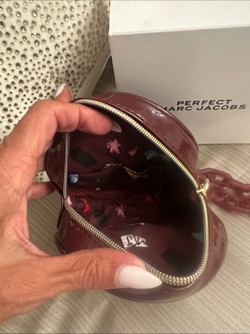 Marc Jacobs Glossy Round Wristlet in Burgundy - Picture 2 of 3
